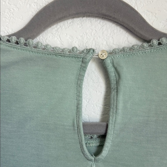 LOFT Green Embellished Sleeveless Blouse - Picture 9 of 11